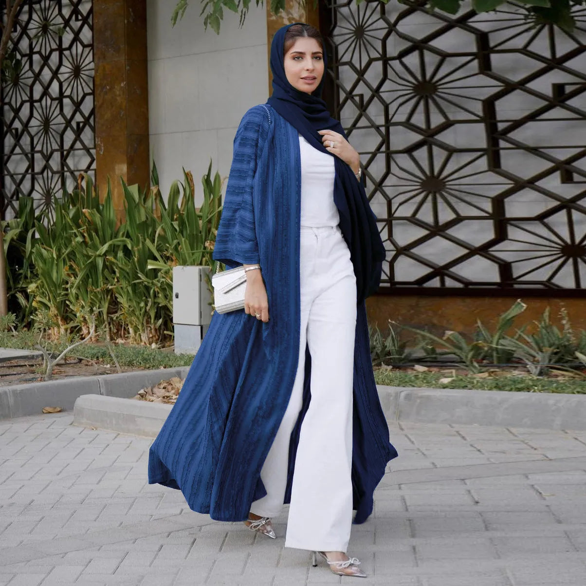 Light Abaya Solid Striped Retro Middle Eastern Saudi Style