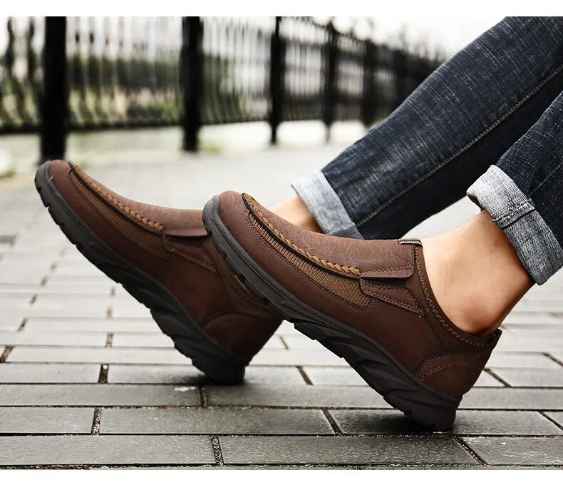 Men's Casual Lightweight Soft Sole Comfortable Slip-On Leather Shoes