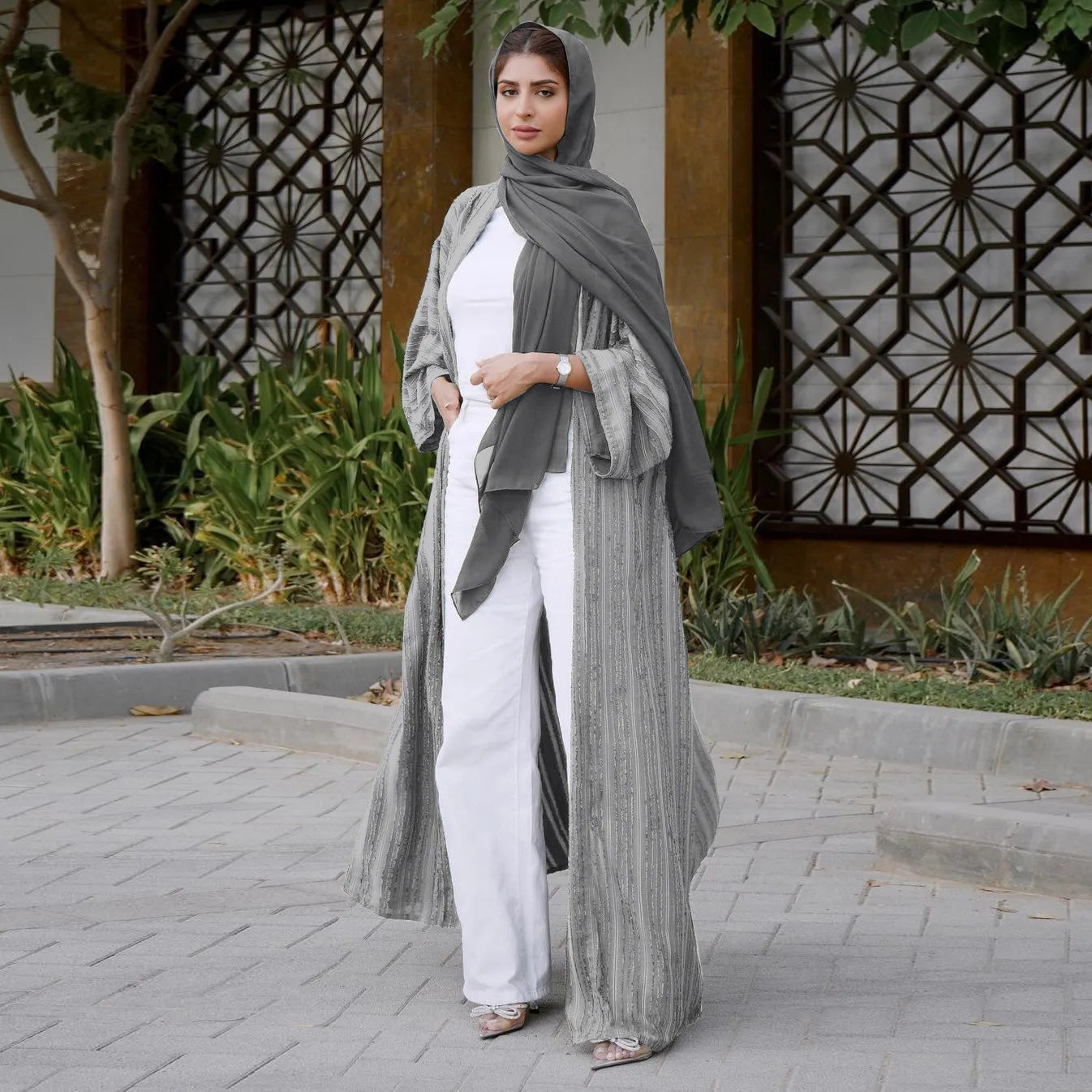 Light Abaya Solid Striped Retro Middle Eastern Saudi Style