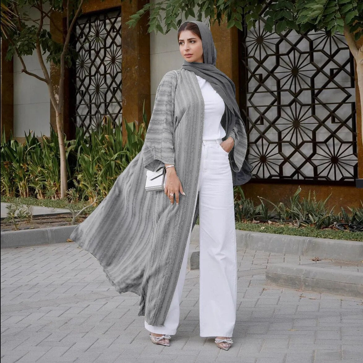 Light Abaya Solid Striped Retro Middle Eastern Saudi Style